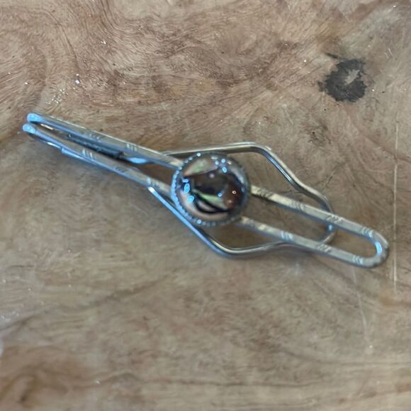 Vintage Tie Clip with Reverse Glass Painted Portrait of a Horse - Picture 2 of 5